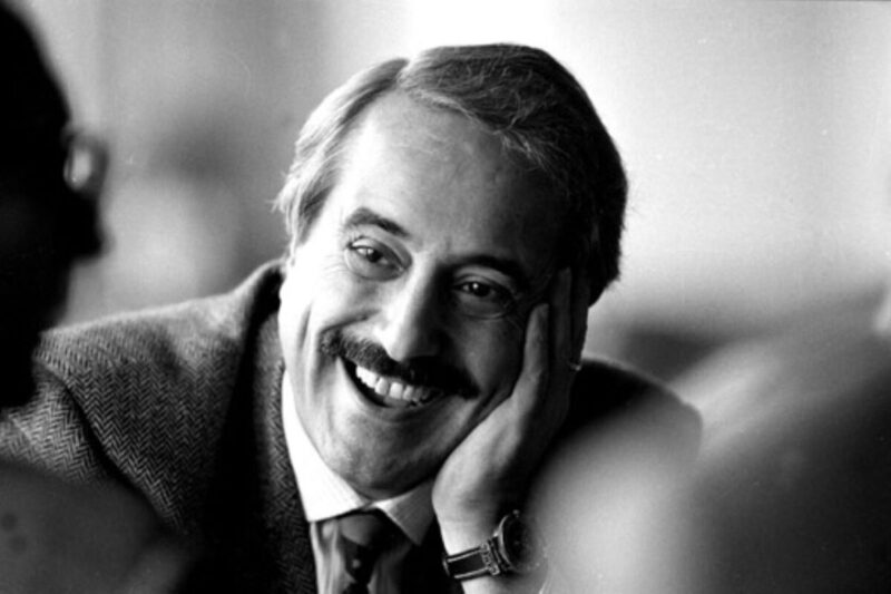 Michele Santoro intervista Giovanni Falcone